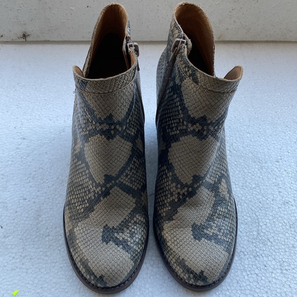 Lucky Brand Basel Double Zip Bootie in Chinchilla Slither Colorway Size 7M - Picture 2 of 16